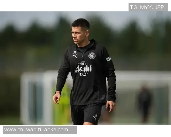 曼城天才埃切维里完毕租赁仍回绝遵守球队组织，固执回归河槽